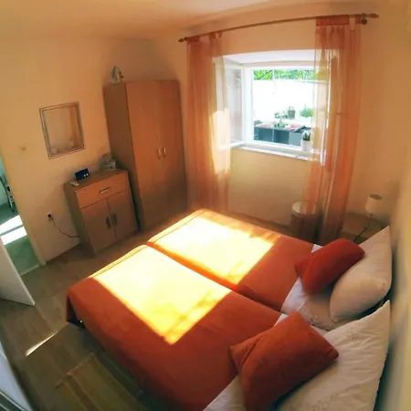 Lara - One Bedroom With Terrace Apartman *